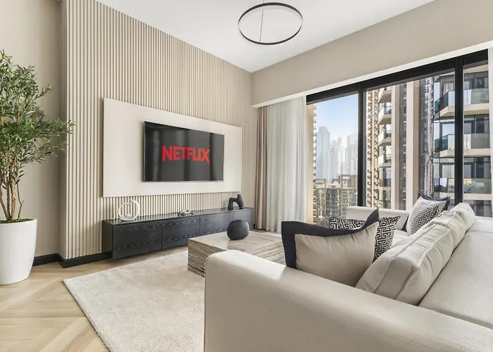 Vayk - Sophisticated 2Br Stay In Prime Downtown Location