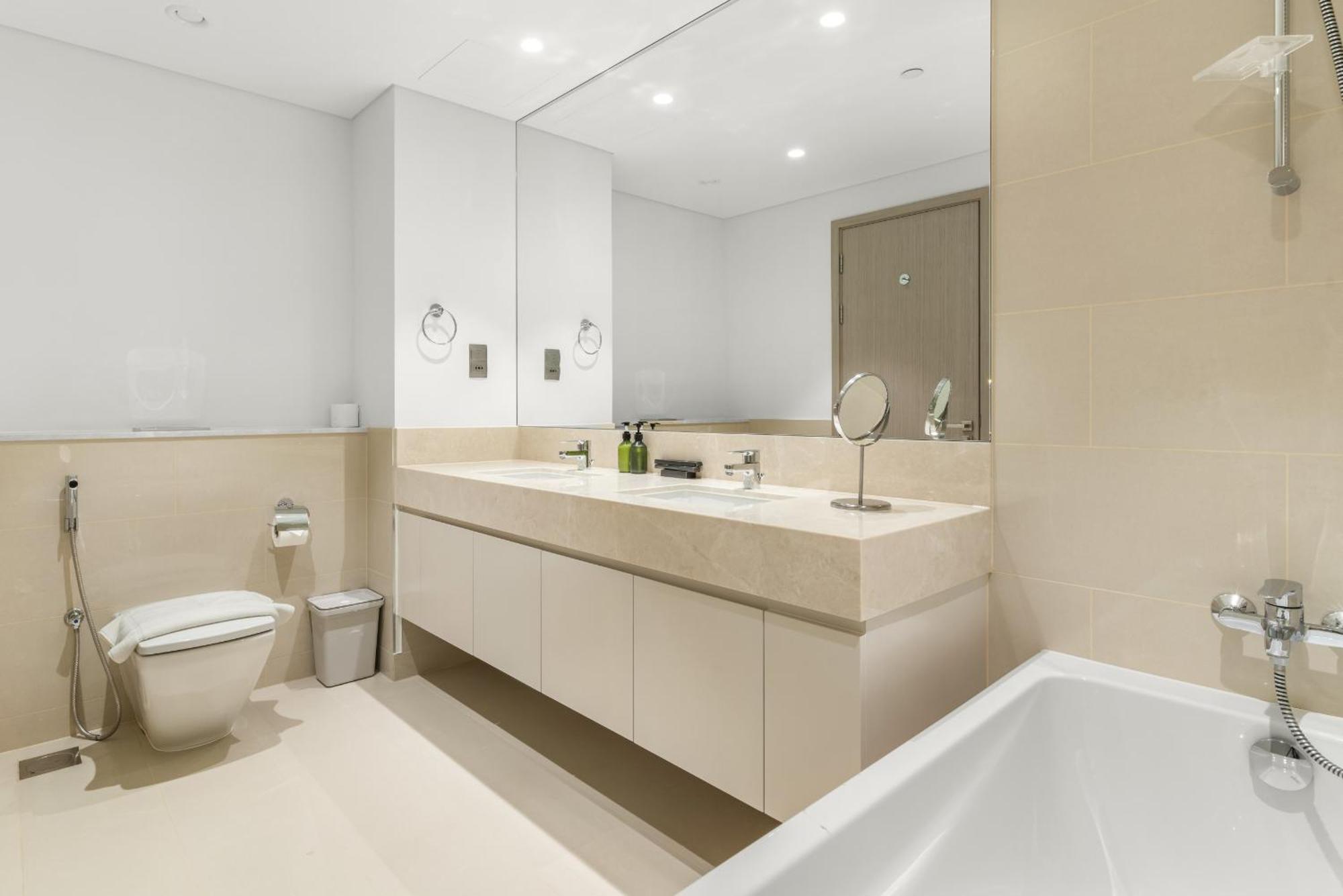 Vayk - Sophisticated 2br In Prime Downtown Location * Dubai